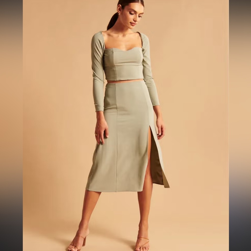 FULL SET: Green Long Sleeve Bustier Blouse and Midi Skirt